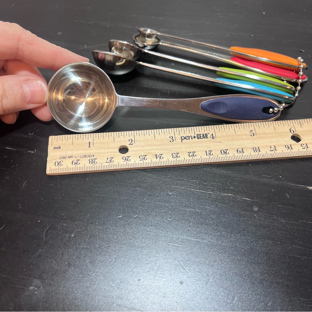 Endurance 18/8 Stainless Steel Measuring Spoons Set of 5 with Color Coded Grips - Picture 2 of 12